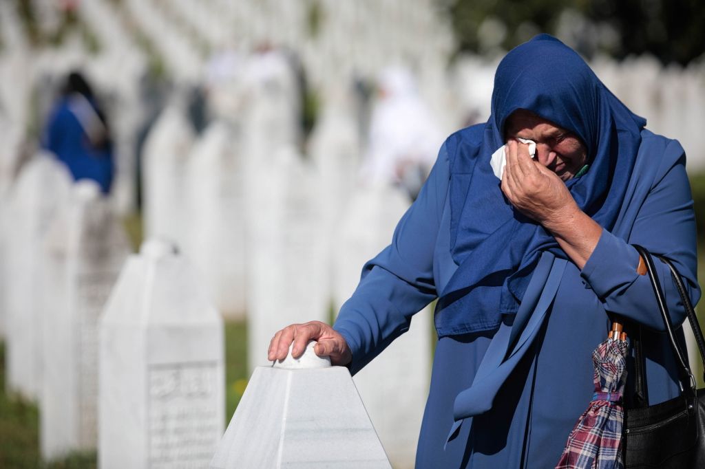 Tegnap zajlottak a megemlékezések Bosznia-Hercegovinában, a srebrenicai népirtás 27. évfordulóján 07.11., népirtás, bosznia, srebrenicai, sírok, sírhely, sír 