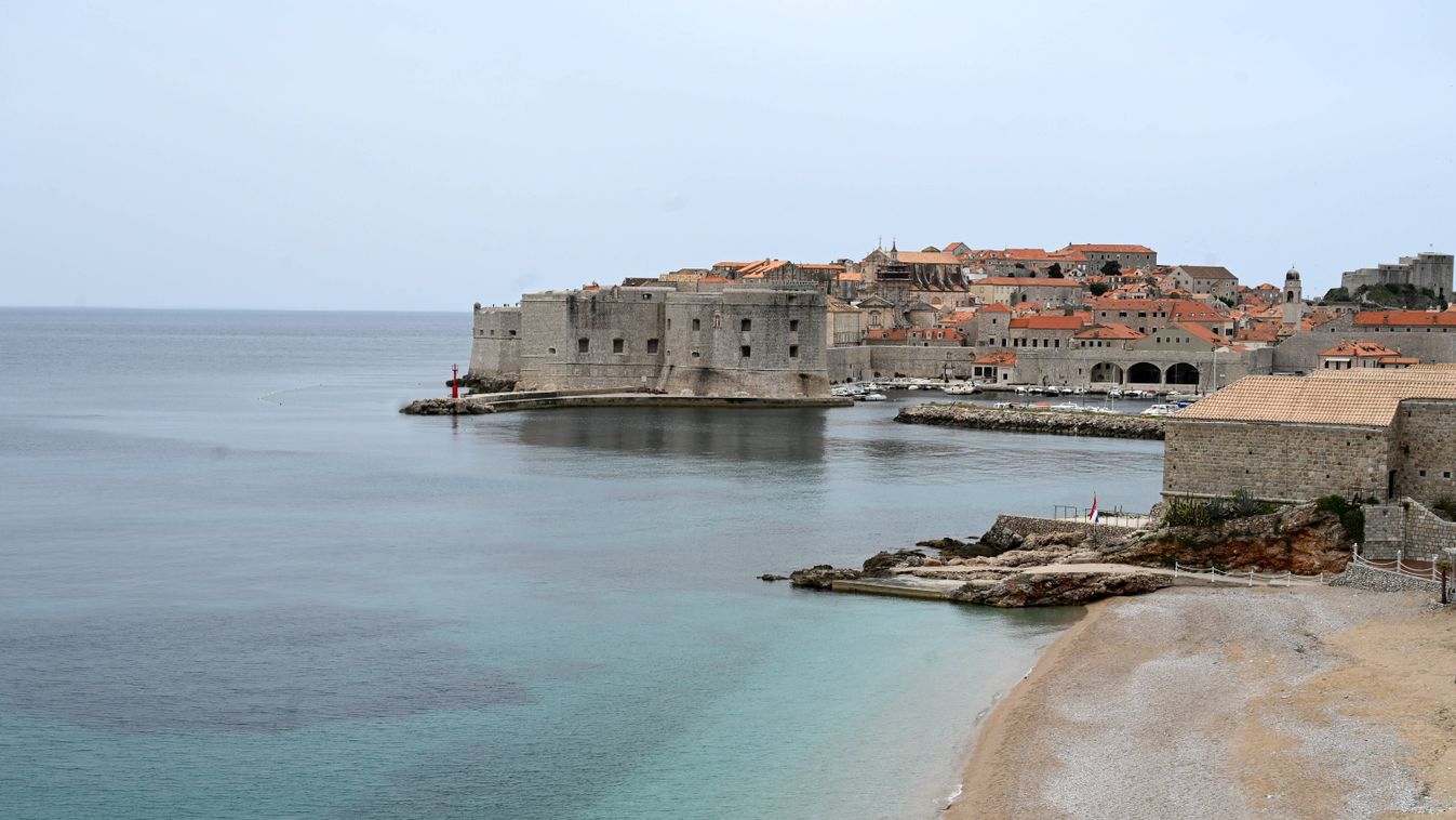 koronavírus turizmus Horvátország tengerpart Dubrovnik 