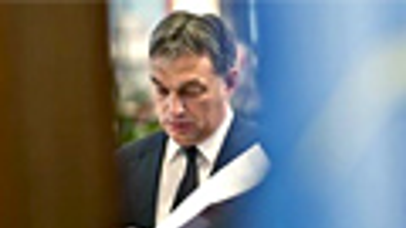 Orbán Viktor, EU-csúcs, Brüsszel, Kitért a szoros ölelés elől a kormány