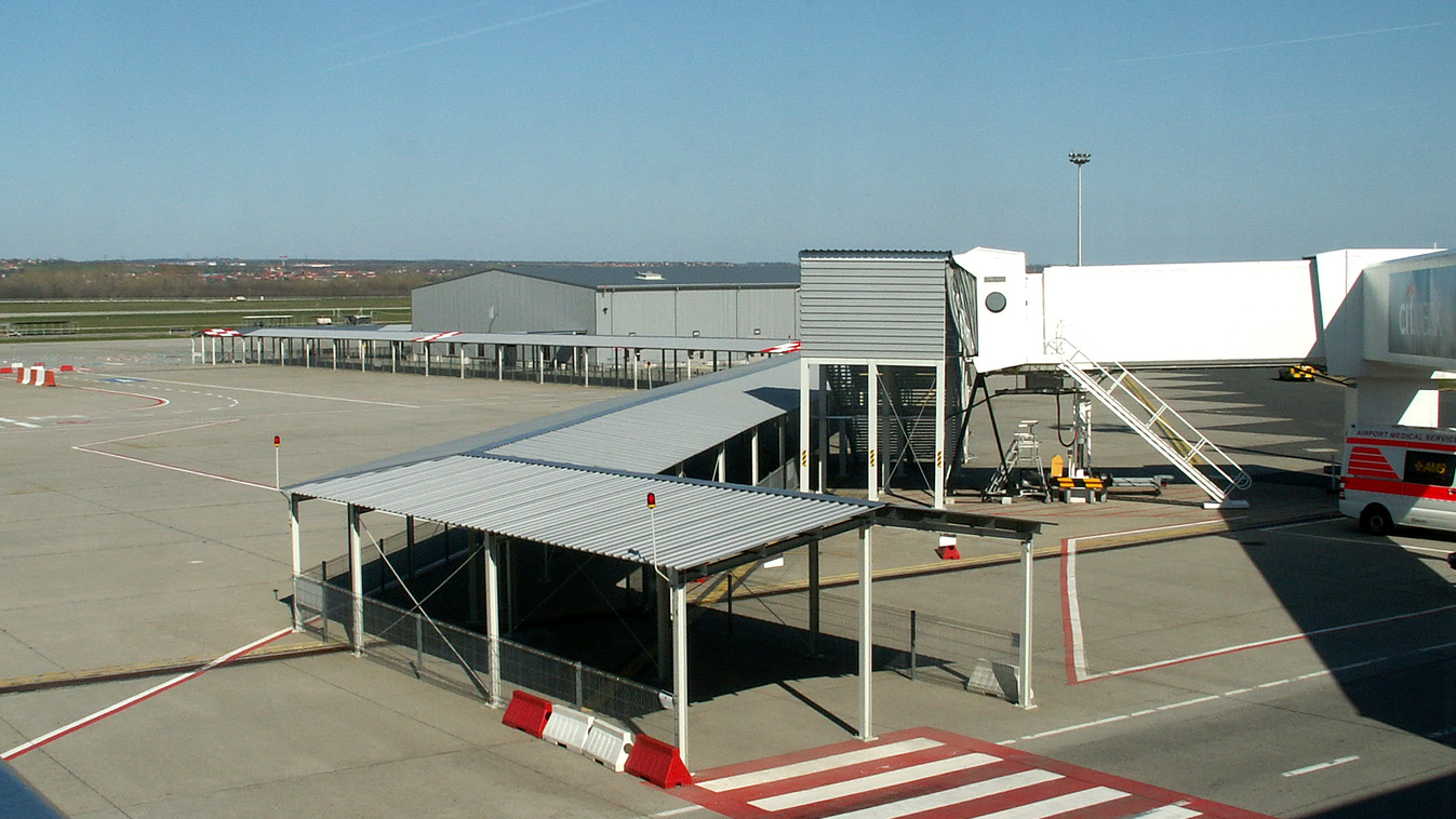 Ferihegy, Liszt Ferenc Nemzetközi Repülőtér, újonnan épült könnyűszerkezetes utasváró