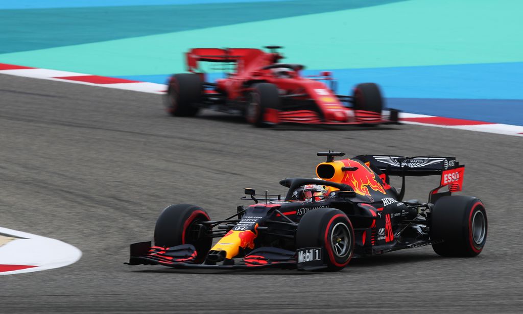 Forma-1, Bahreini Nagydíj, Max Verstappen, Red Bull Racing, Ferrari 
