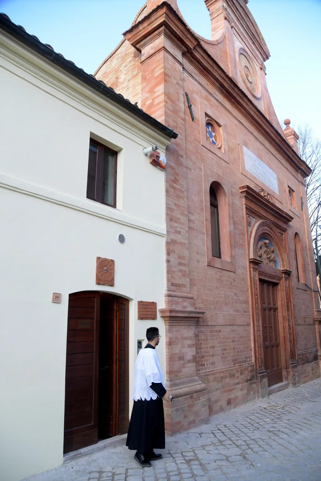 A földrengésben megrongálódott tolentinói templom újra megnyitja kapuit, Tolentino, Balog Zoltán 