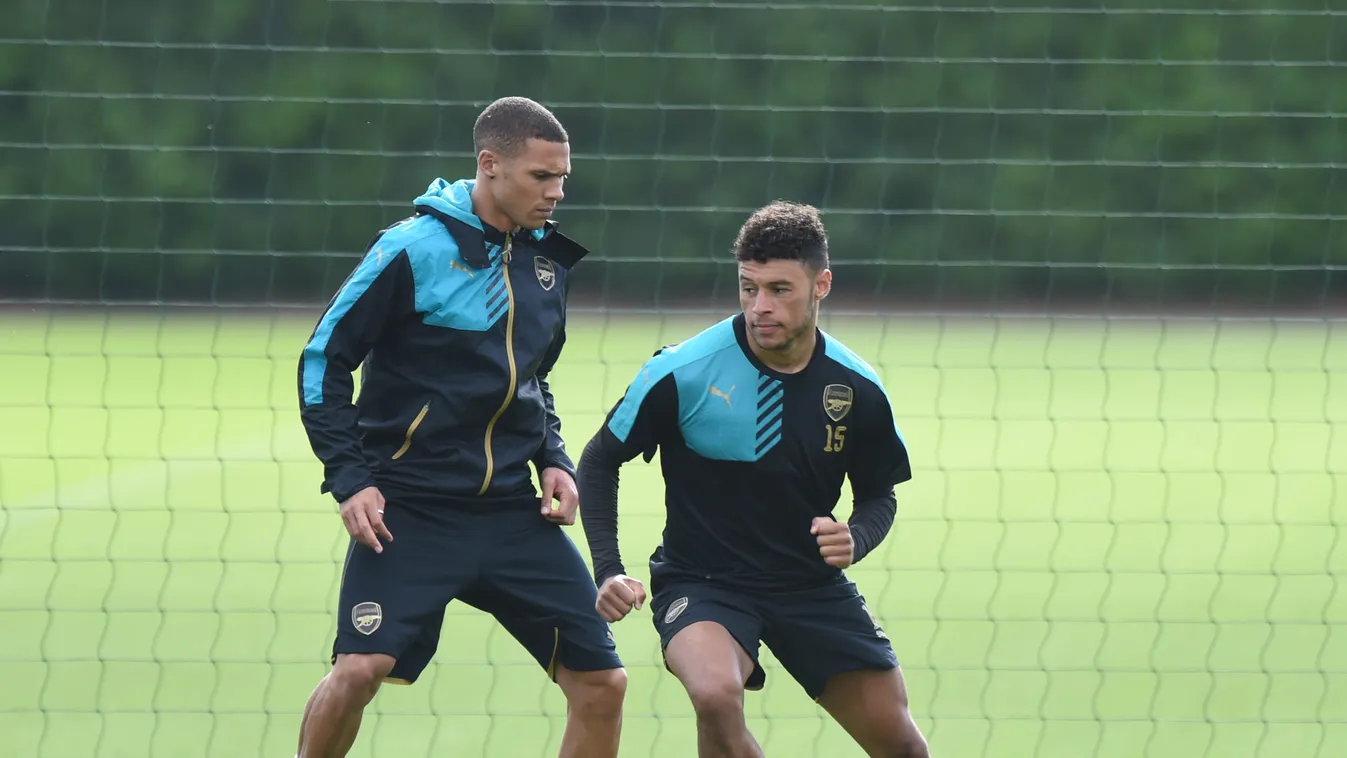 Kieran Gibbs, Alex Oxlade-Chamberlain 