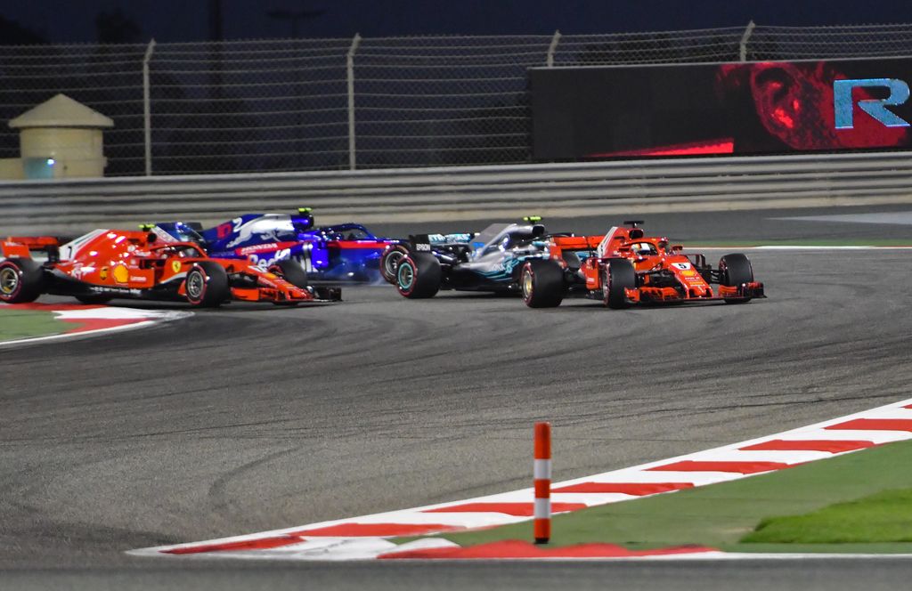 Forma-1, Bahreini Nagydíj, Sebastian Vettel, Scuderia Ferrari, rajt, címlap 