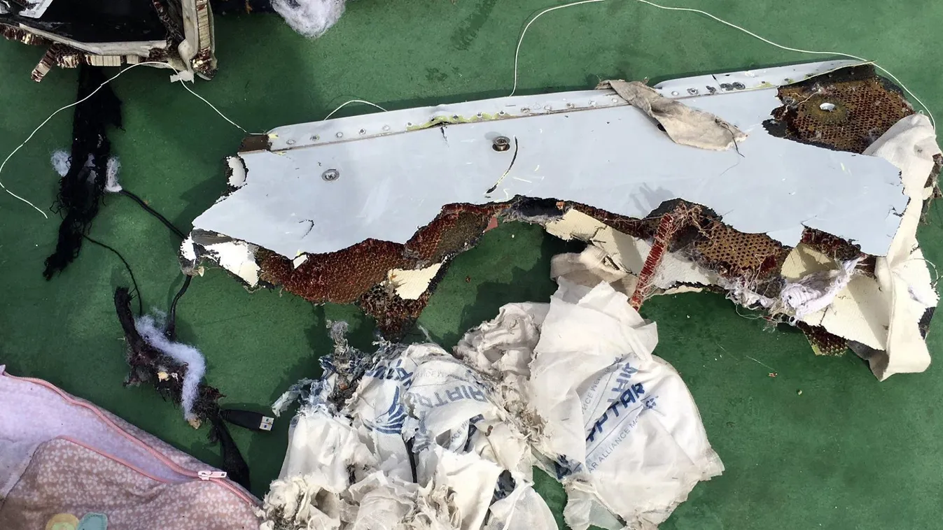 Roncsdarabokat találtak az EgyptAir lezuhant gépéből 
