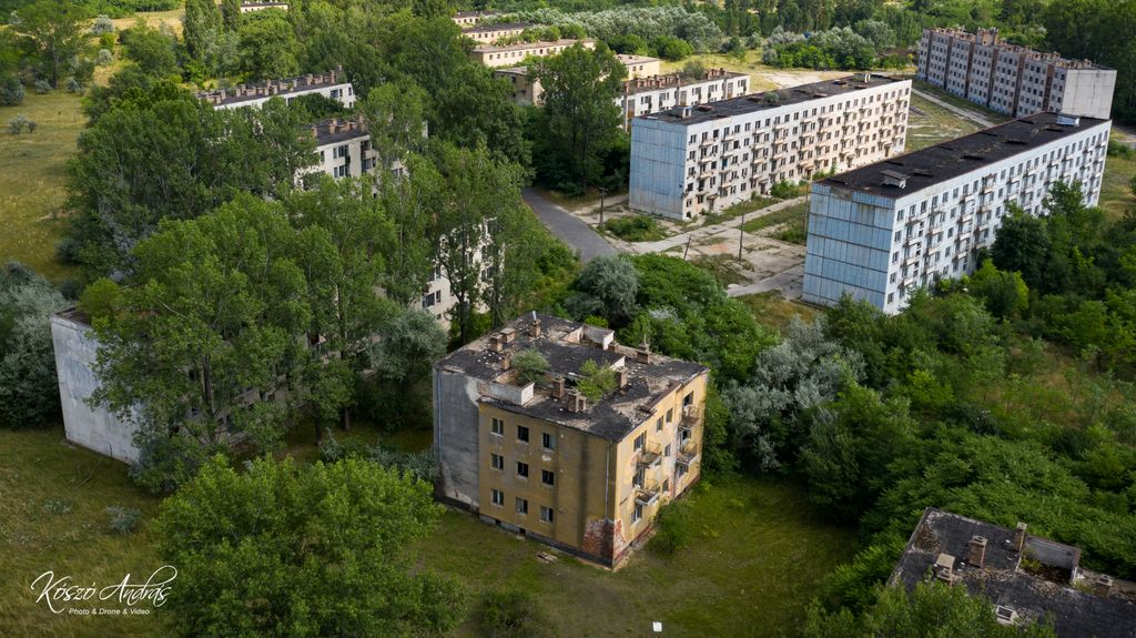 Szovjet laktanyák, elhagyatott épületek, laktanya, Kiskunlacháza 