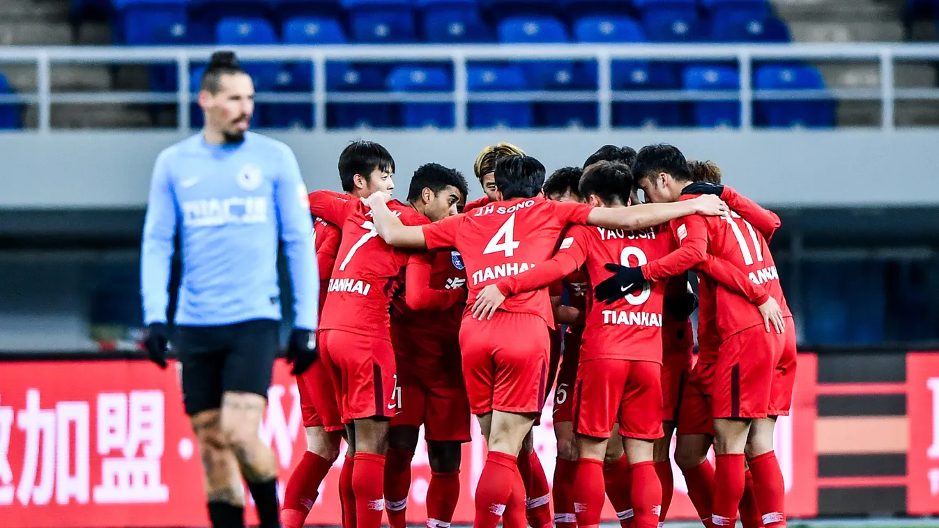 Tianjin Tianhai slashes Dalian Yifang at 29th round of CSL 2019 China Chinese CSL football league soccer super, Tiencsin Tienhaj 