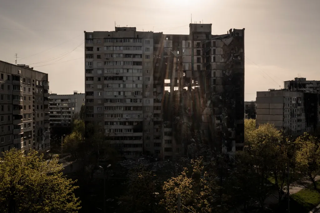 Ukrán válság 2022, orosz, ukrán, háború, Ukrajna, Harkov, romos épület, ház 