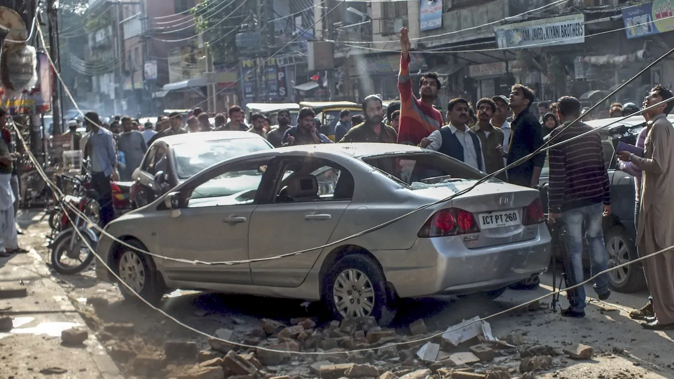Strong earthquake shakes Pakistan EARTHQUAKE Pakistan disaster natural disaster Rawalpindi Pakistani SQUARE FORMAT földrengés Pakisztán Afganisztán 