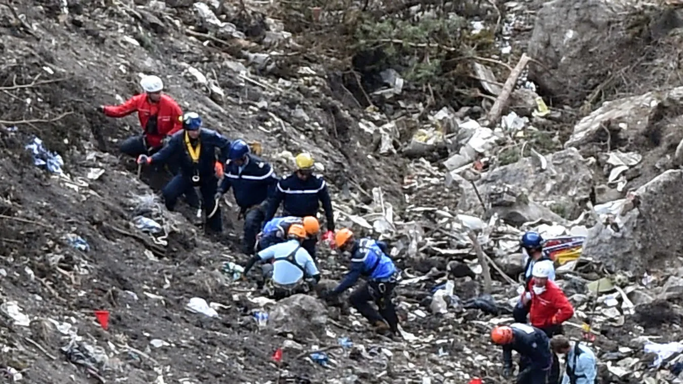 2015. március 24. - A francia Alpokban Lezuhant a Germanwings diszkont légitársaság Barcelonából Düsseldorfba tartó járata 144 utassal és 6 főnyi személyzettel fedélzetén, a katasztrófát senki nem élte túl. A vizsgálat szerint a súlyos depresszióban szenv