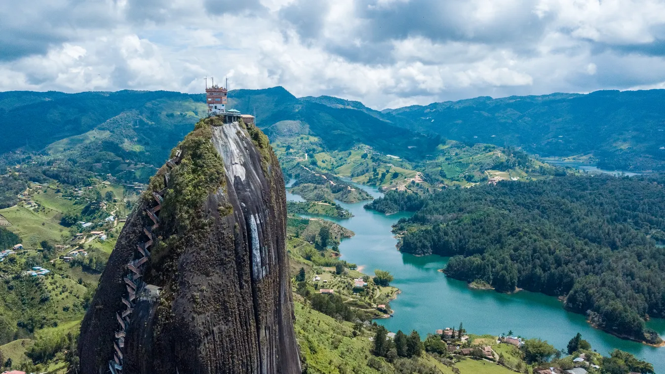 Piedra del Penol, Guatape, szikla, monolit, kolumbia, látványosság, turizmus, kilátó, lépcső 