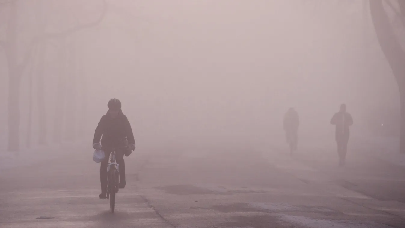 Biciklis, kerékpár, köd 