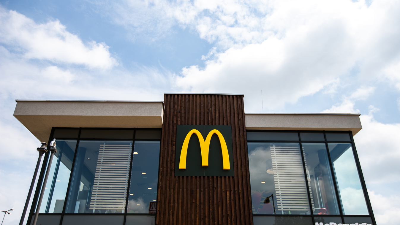 2018.06.08. Gyöngyösön nyíló McDonald's befotózása MCD McDonalds's Gyöngyös Étterem Nyitás 2018 júniusában nyíló McDonalds's befotózása 