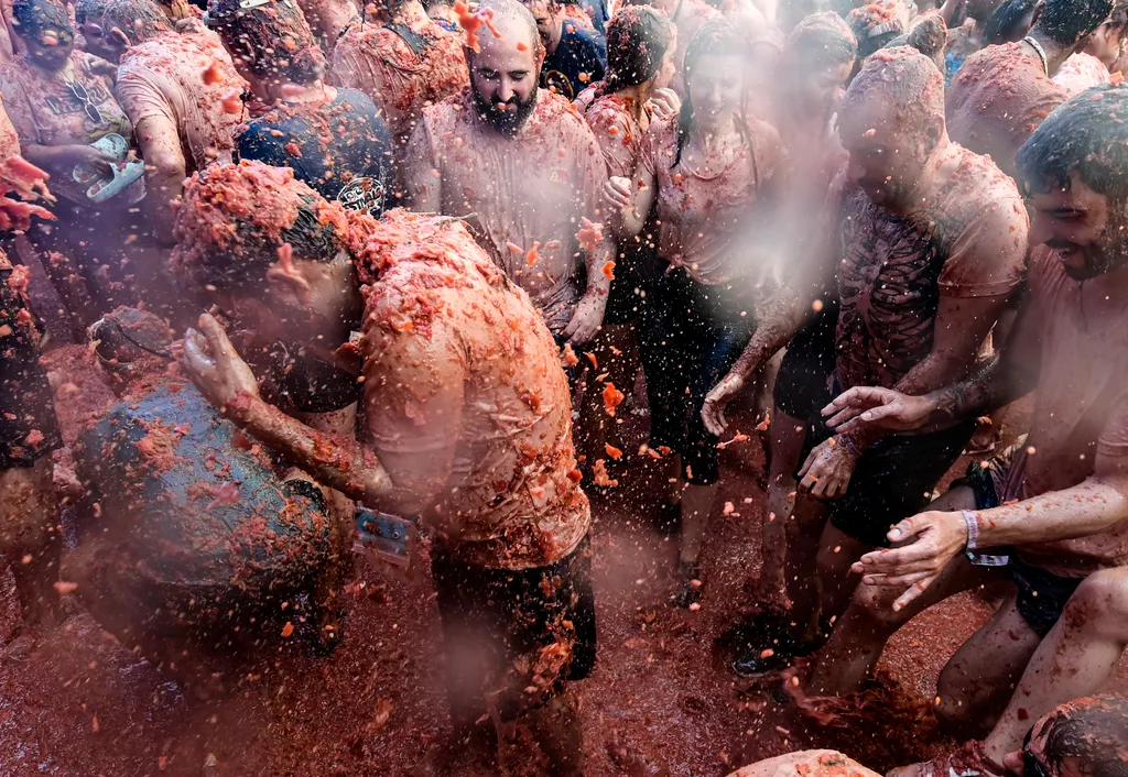 Tomatina, La Tomatina, paradicsom, fesztivál, csata, Paradicsomcsata, rendezvény, őrült, buli, Spanyolország, Bunol 