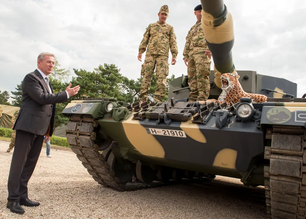 Leopard 2A4HU, harckocsi 