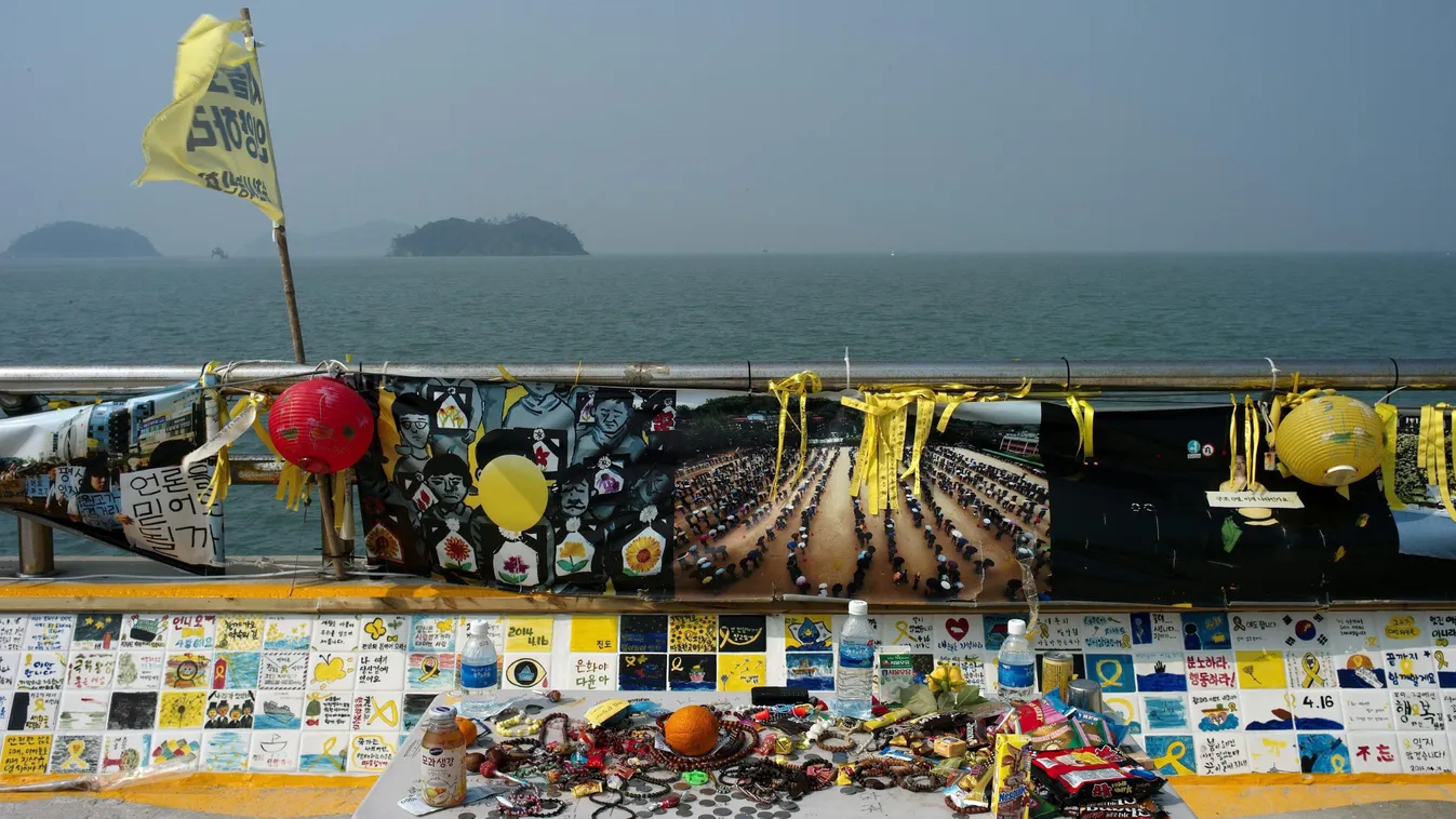 Csinto, elsüllyedt hajó, Szevol dél-koreai komphajó, áldozat, emlékére, katasztrófa, 300 ember életét vesztette, komp, 
