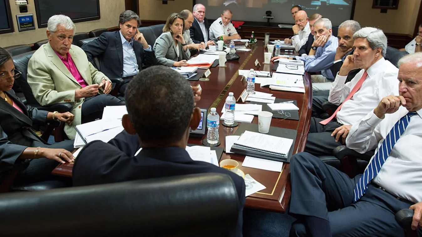 Barack Obama és a kabinet tanácskozik a szíriai vegyitámadás után a fehér ház válságtermében