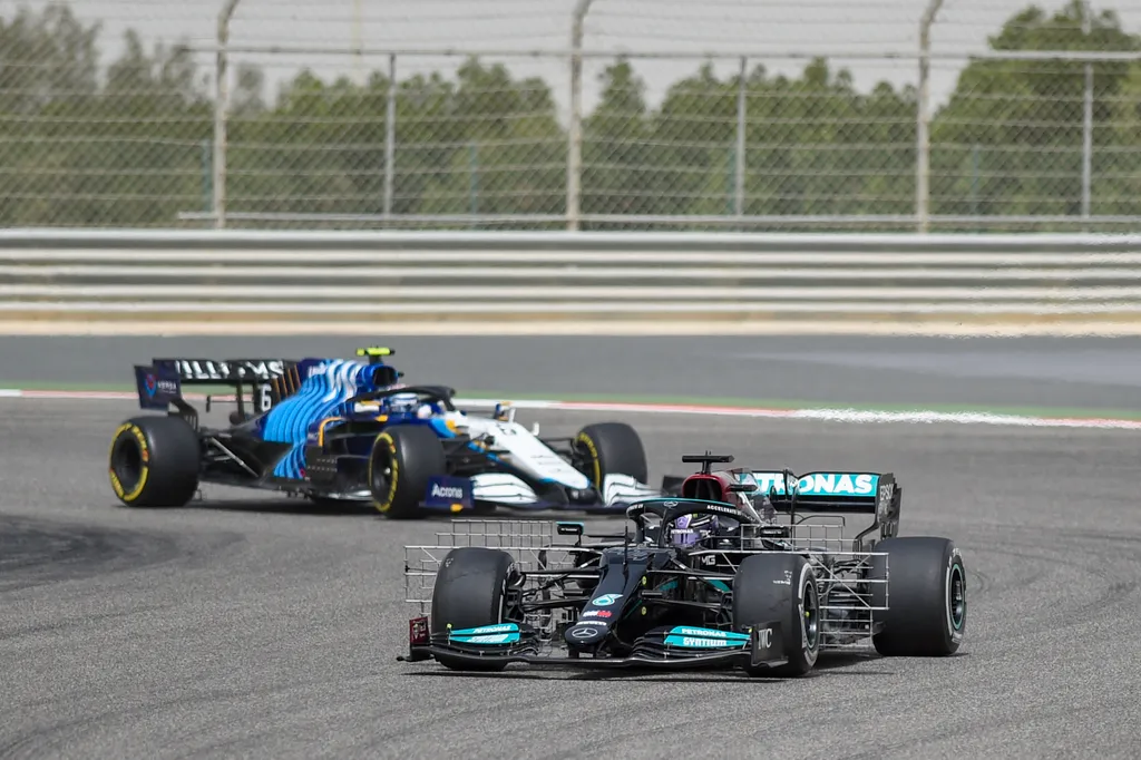 Forma-1, Lewis Hamilton, Mercedes, Nicholas Latifi, Williams, Bahrein teszt 2. nap, 2021 