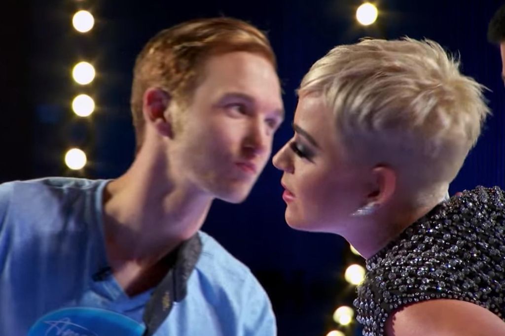 Katy Perry
csók
puszi tehetségkutatós galéria 