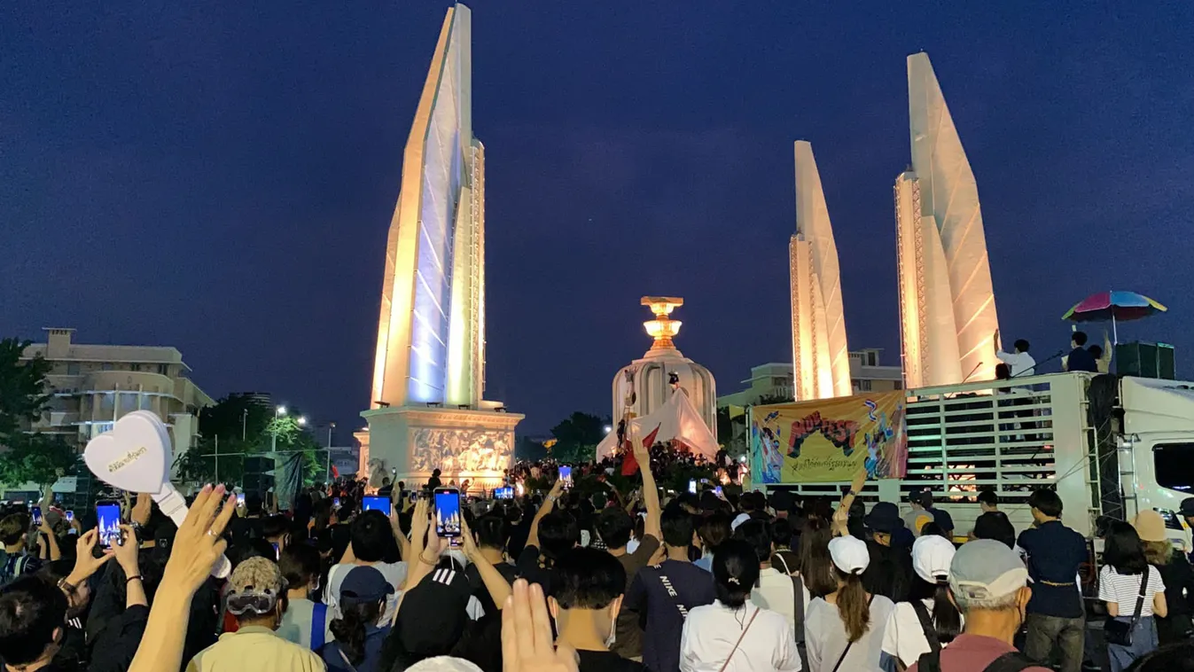 Thaiföld, tüntetés, felségsértés 