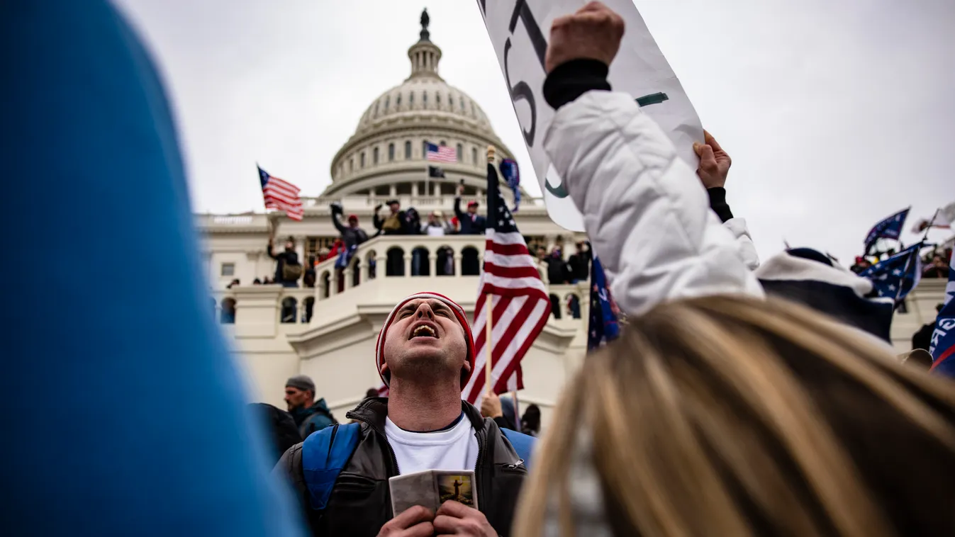 Capitolium ostroma, USA, 2021.01.06. a  Trump Supporters Hold "Stop The Steal" Rally In DC Amid Ratification Of Presidential Election GettyImageRank2 Color Image HORIZONTAL POLITICS 