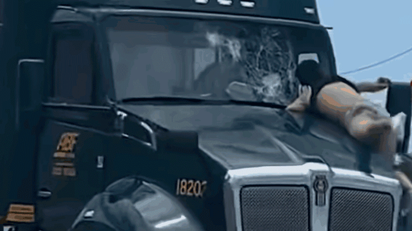 Florida, kamion, egy ember kapaszkodik a kamionon, GIF 