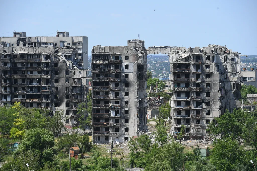 ukrán válság 2022, ukrajna, ukrán, orosz ukrán háború, háború, épület, rom 