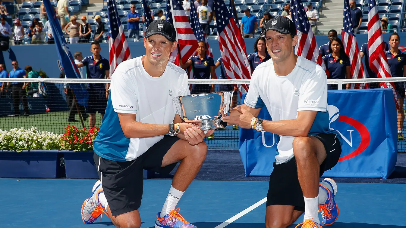 2014 US Open - Day 14 GettyImageRank2 SPORT HORIZONTAL Residential District TENNIS OCCUPATION Spain USA New York City Doubles ADULT Queens - New York City Winning Men PORTRAIT Bob Bryan Mike Bryan Grand Slam Flushing Day 14 USTA National Tennis Center Cha