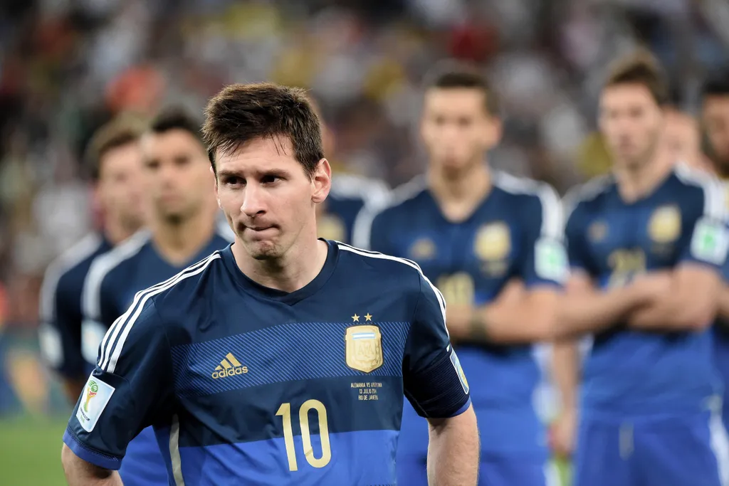 GERMANY-ARGENTINA (1-0 ap) FOOTBALL COMPETITION FINALS FIFA WORLD CUP ATTITUDE PORTRAIT DEJECTED TOPSHOTS SQUARE FORMAT 