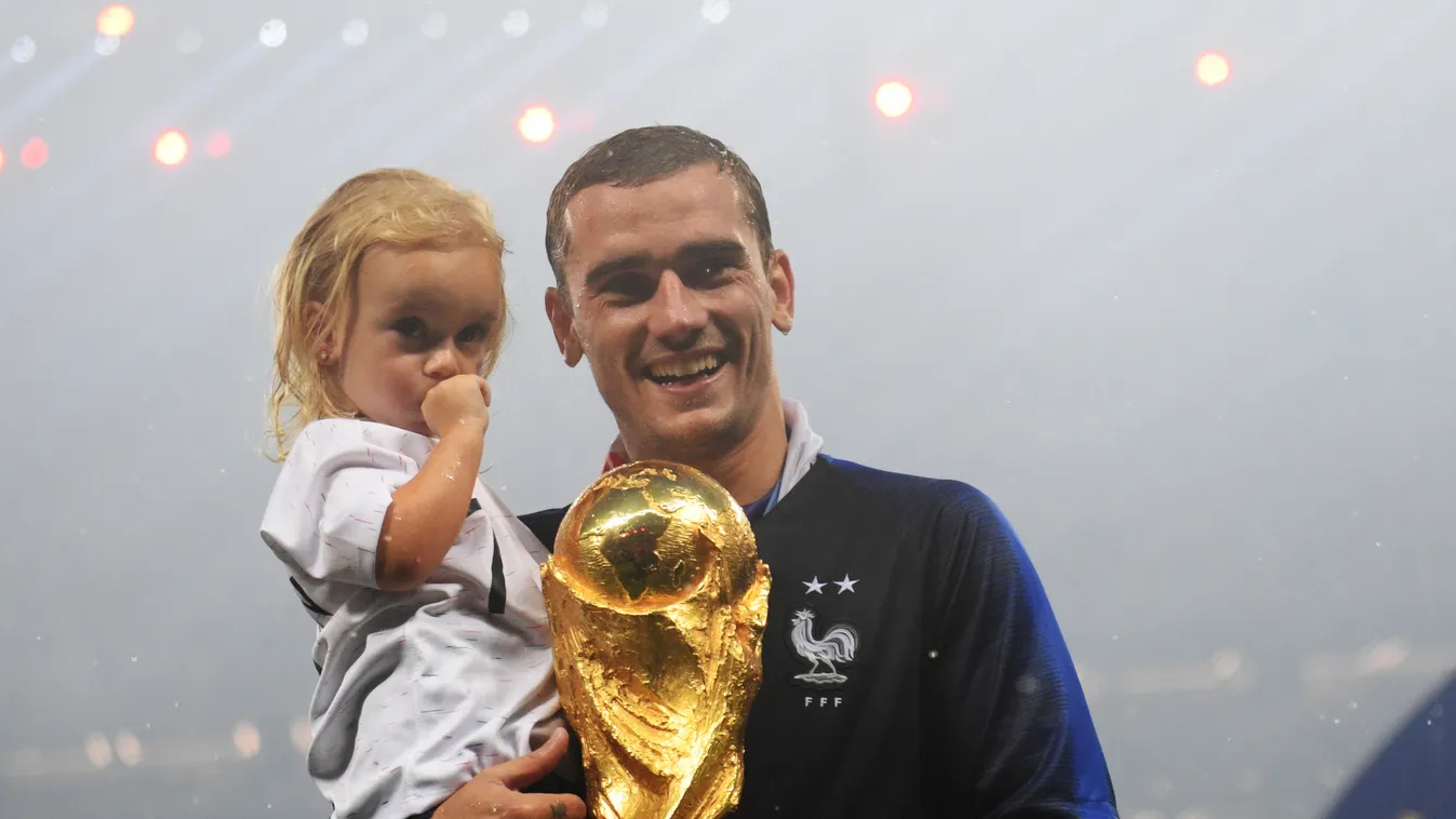 Antoine Griezmann és kislánya, Mia 