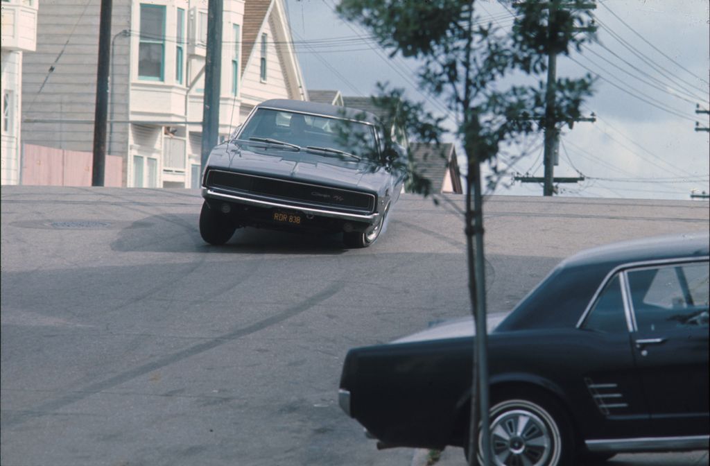 Bullitt (1968) usa Cinéma san francisco course poursuite pursuit rue STREET voiture automobile CAR états unis united nations usa HORIZONTAL 