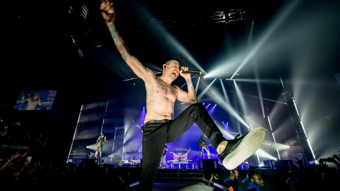 OBIT - Chester Bennington Chester Bennington Chester Charles Bennington GIG Lead Linkin Park Live MUSIC O2 Arena Performance Performing SINGER SINGING ON STAGE on-stage 