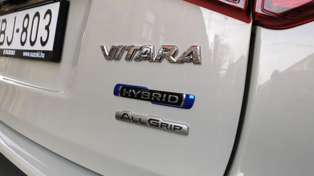 Suzuki Vitara full hibrid teszt (2022) 