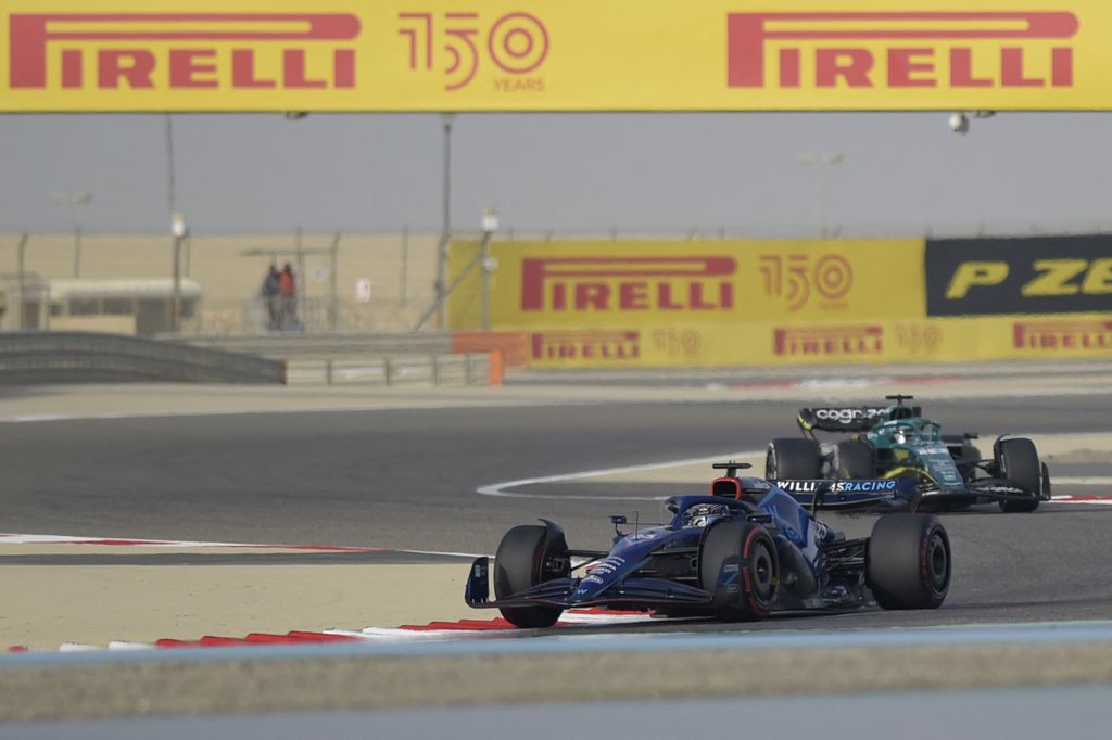 Forma-1, teszt, Bahrein 1. nap, Albon, Williams, Stroll, Aston Martin 