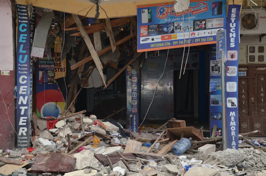 földrengés, ecuador, 6.8-as erősségű földrengés, 2023. 03. 18., Machala, Puerto Bolivar 