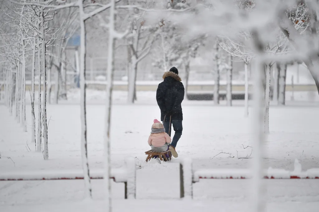 Debrecen, havazás, december, hó, időjárás, tél, hideg 