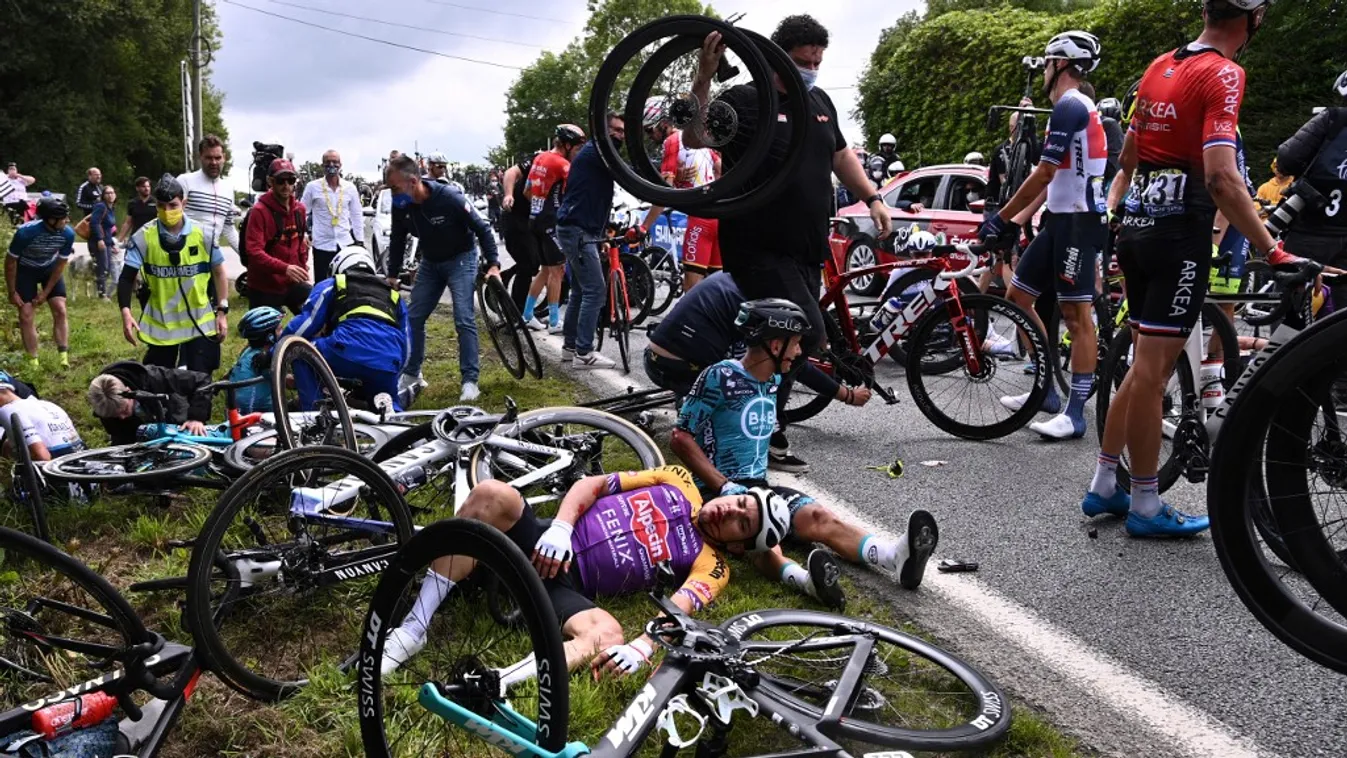 cycling TOPSHOTS Horizontal TOUR DE FRANCE FALL 