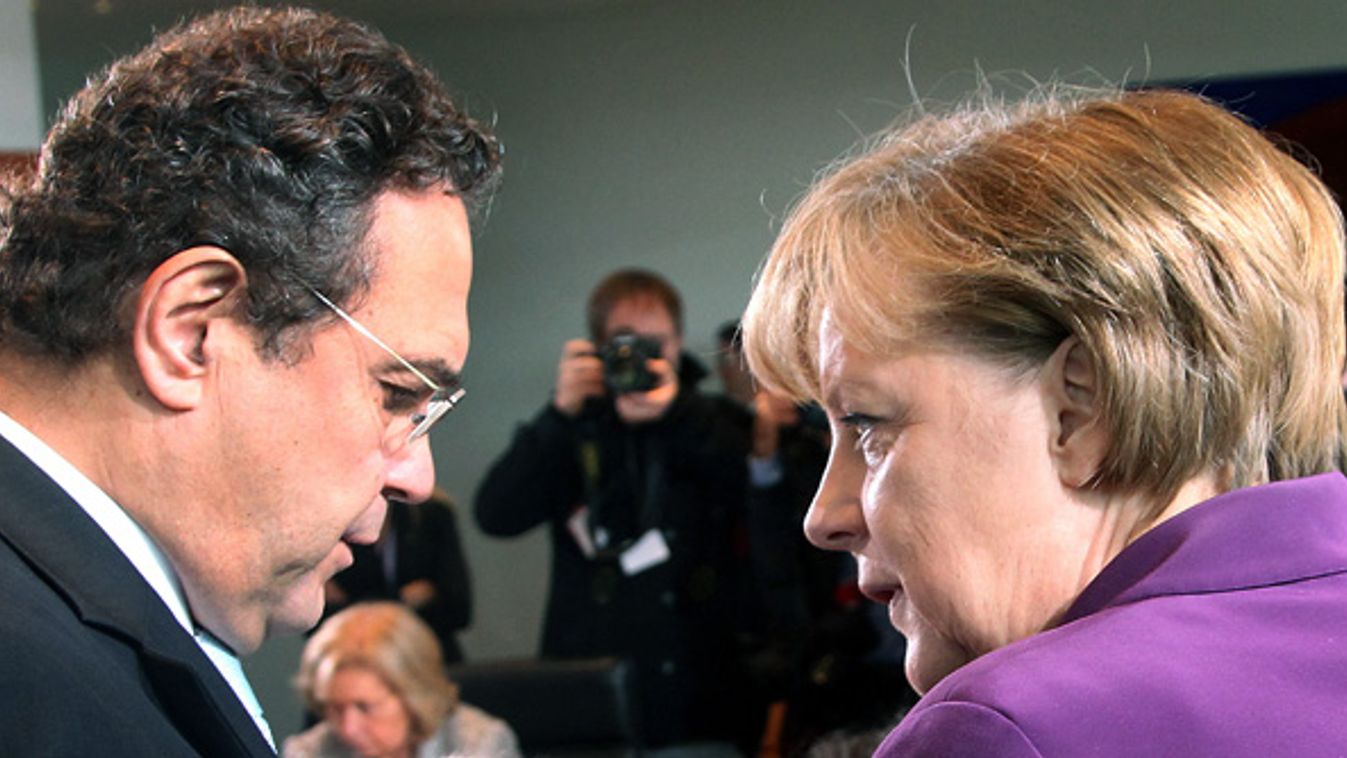 Németország, neonáci gyilkosságsorozat, Angele Merkel és Hans-Peter Friedrich 