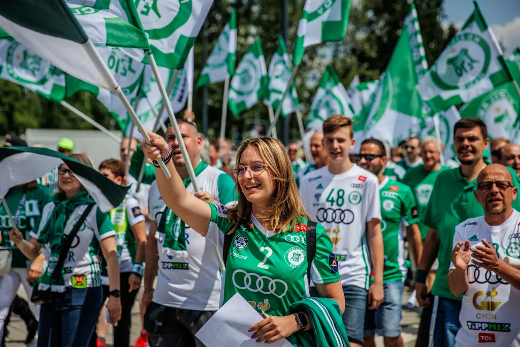 női kézilabda BL Final Four Budapest, MVM Dome,  női kézilabda,  Bajnokok Ligája négyes döntő, 2023,  EHF FINAL4 WOMEN 2023, Győr, győri szurkolók 