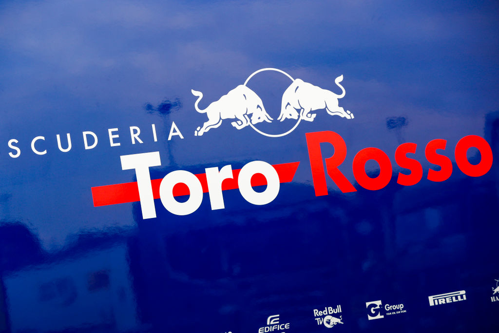 A Forma-1 előszezoni tesztje Barcelonában - 2. nap, Scuderia Toro Rosso logo 