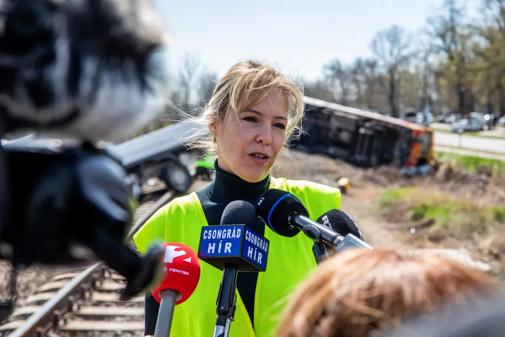 Több ember meghalt egy vonatbaleset Mindszent, vonat, baleset, vasúti átjáró 