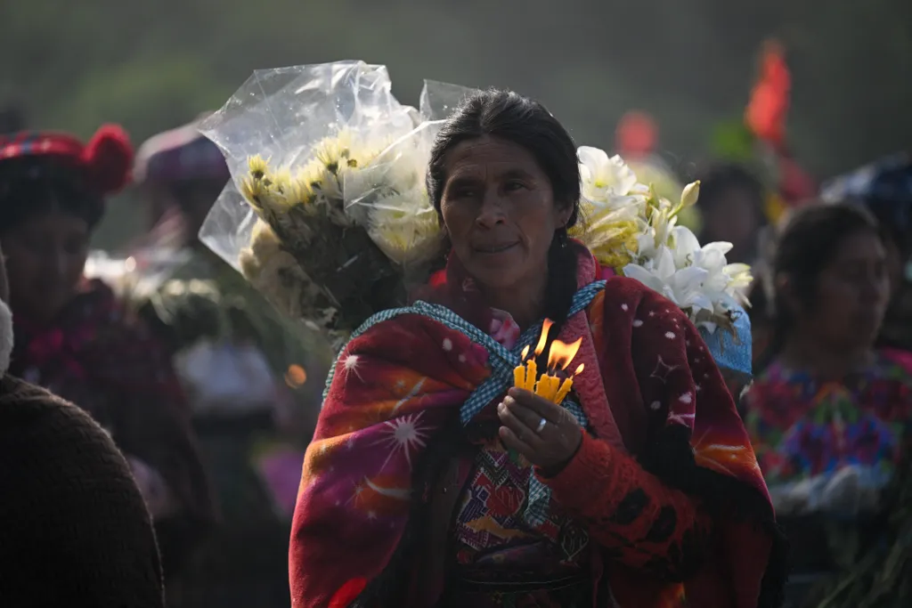 Guatemala, eső, imádkozás, bennszülött nők, imádkoznak, az egészséges termésért, Prayer for Rain, szertartás 