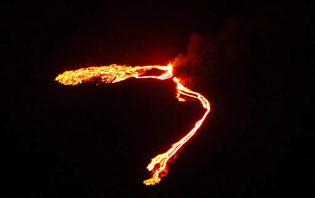 environment Horizontal NIGHT LAVA FLOW NATURAL DISASTERS VOLCANO ERUPTION 