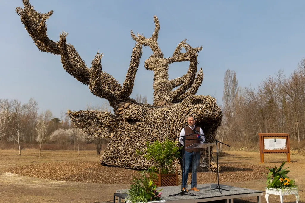 Vadászati és Természeti Világkiállítás, Szőke Gábor Miklós, Totem 