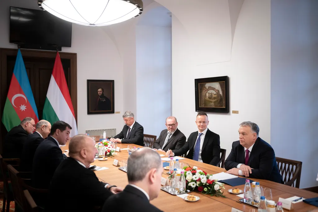 ALIYEV, Ilham; SZIJJÁRTÓ Péter; ORBÁN Viktor, Orbán Viktor fogadta Azerbajdzsán köztársasági elnökét 