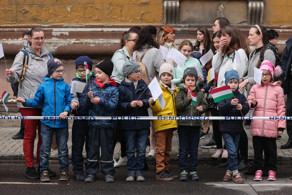 Ferencpápa2023, Ferenc pápa, pápalátogatás, háromnapos apostoli látogatás, Ferenc pápa magyarországi látogatása, Magyarország, péntek, 2023, Árpád-házi Szent Erzsébet-templom, Rózsák tere, 