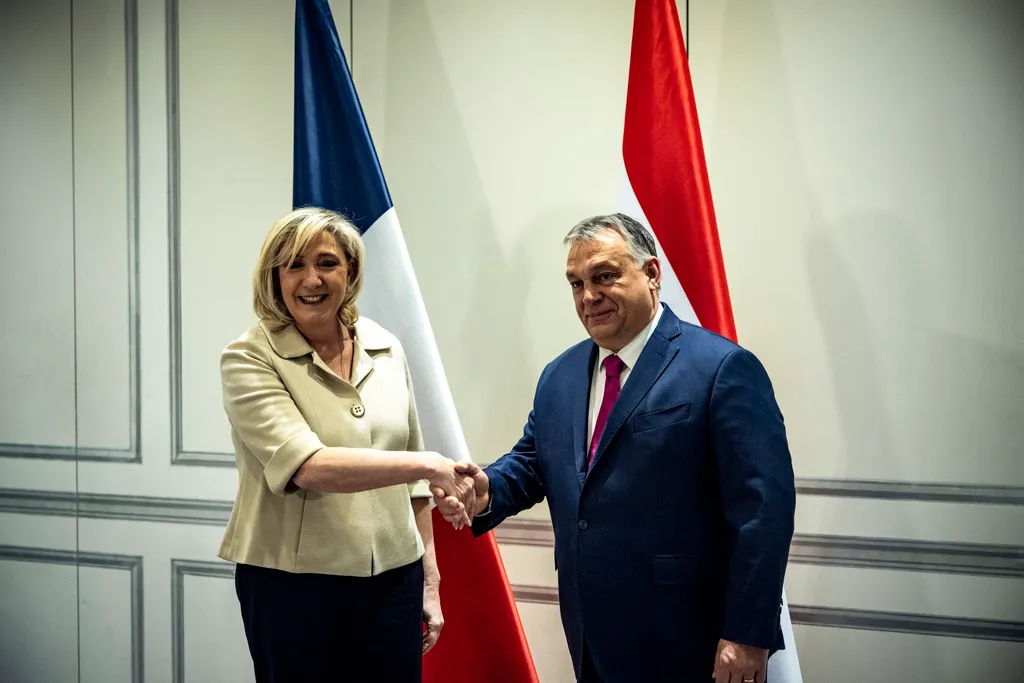 Orbán Viktor miniszterelnök és Marine Le Pen  ORBÁN Viktor; LE PEN, Marine 