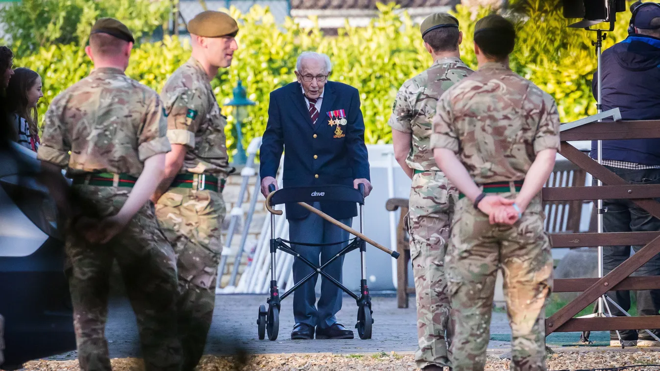 Tom Moore, Több mint 25 millió fontot gyűjtött a brit egészségügy számára egy 100 éves veterán, koronavírus, adomány, egészségügy, brit, Egyesült Királyság 