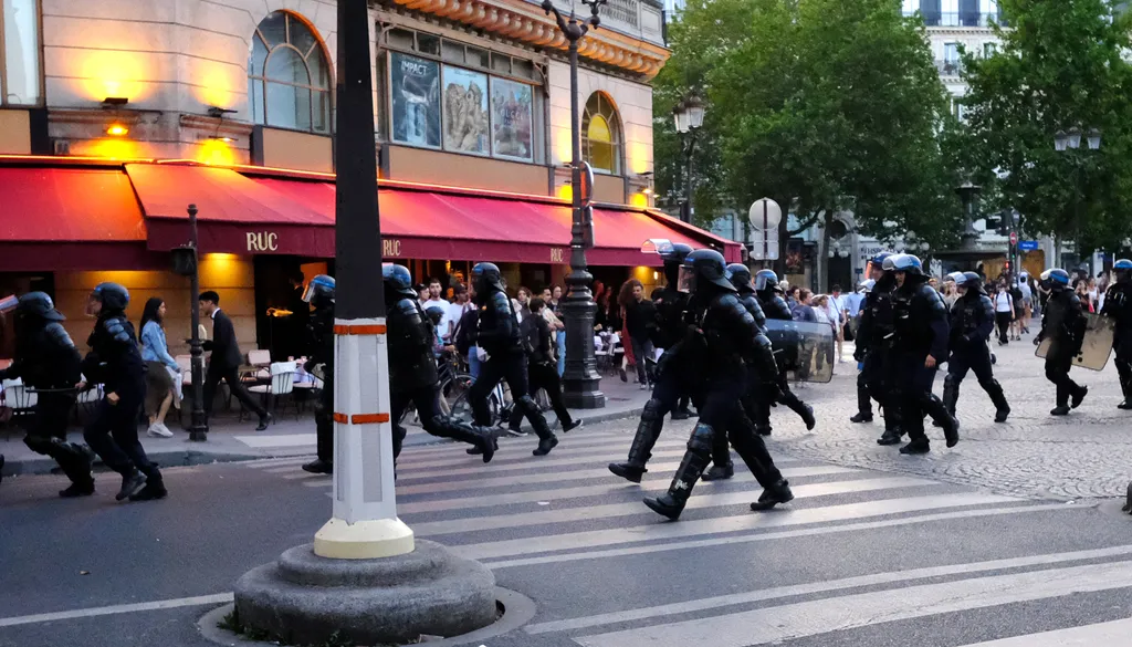 Franciaország, tüntetés, összecsapás, rendőrök, tüntetők, rendbontók, rendőrség, muszlim, zavargások, Nahel 