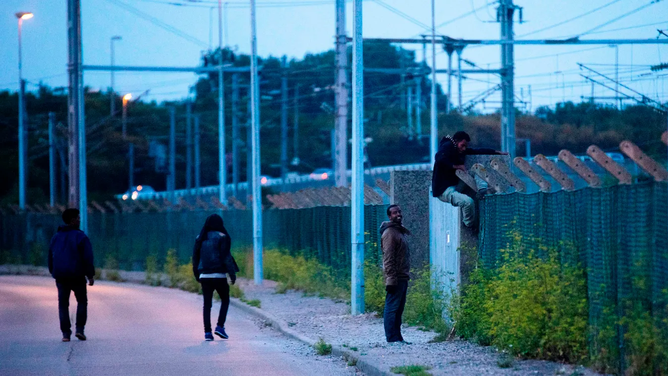 Illegális bevándorlás - Migránsok Calais-ban 